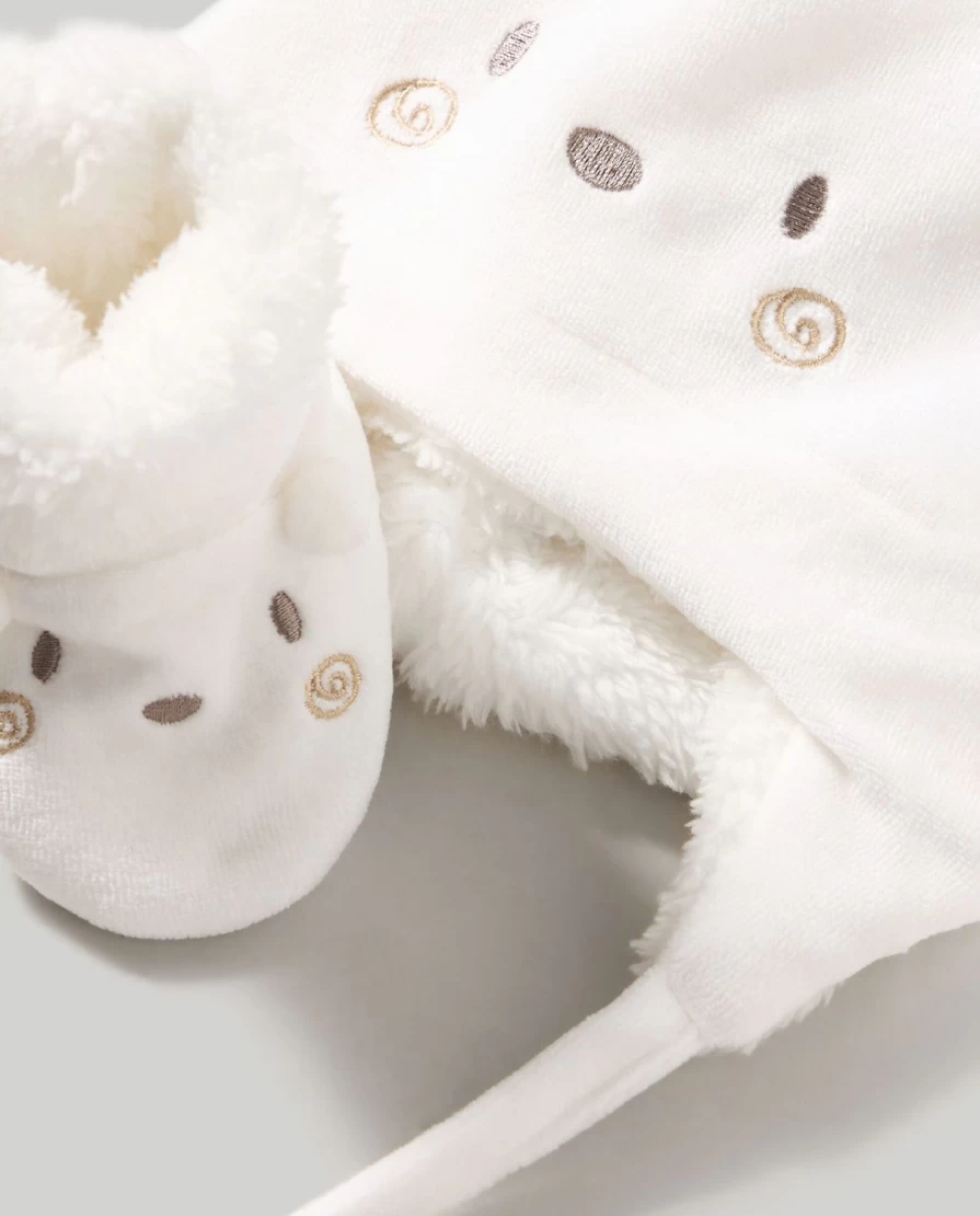 Blukids Unisex Baby Chenille Shoes and Hat Set - Soft Comfortable Newborn Gift